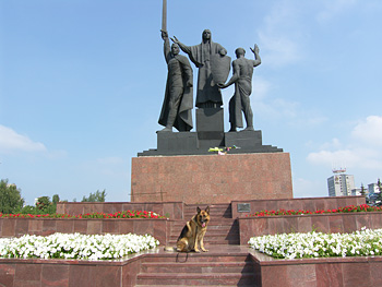 Монумент героям фронта и тыла