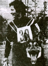 Чемпионка СССР 1972 года по военизированному многоборью Н. Корлякова с немецкой овчаркой Артур