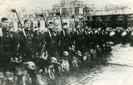 Москва, Парад Победы, 1945 год - В первой ширенге Александр Вяловатых